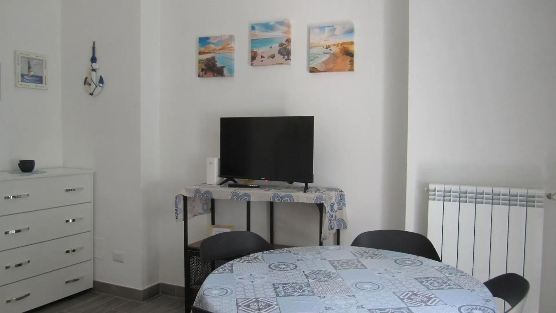 Piuma Celeste A Due Passi Dal Mare E Dal Centro Storico Lido di Ostia 0*,  Italy